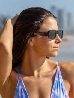 Dollboxx Harriet - Black on Black Sunglasses