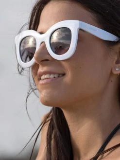 Dollboxx Lucy - White Sunglasses -Dollboxx Import Shop Lucy White Sunglasses Sunglasses dollboxx 12 f32bce8e 26cf 44fb 911a 7dfdd6084943