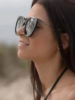 Dollboxx Madison - Black Sunglasses 17 Dollboxx Madison - Black Sunglasses -Dollboxx Import Shop Madison Black Sunglasses Sunglasses dollboxx 5 7b487b29 54d3 4d5a 9669 3e240b49357a