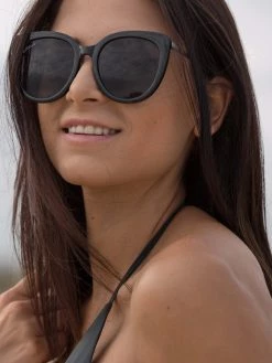 Dollboxx Madison - Black Sunglasses 20 Dollboxx Madison - Black Sunglasses -Dollboxx Import Shop Madison Black Sunglasses Sunglasses dollboxx 8 a04f8888 6748 4426 b6f9 07f137f43e7e