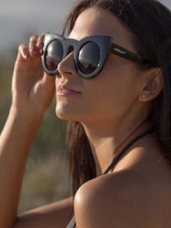 Dollboxx Tammy - Black Sunglasses 33 Dollboxx Tammy - Black Sunglasses -Dollboxx Import Shop Tammy Black Sunglasses Sunglasses dollboxx 16 341ef272 ad1b 439b 89f5 85c08eebe844