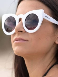 Dollboxx Tammy - White Sunglasses -Dollboxx Import Shop Tammy White Sunglasses Sunglasses dollboxx 10 e0fce084 c577 4069 95e7 8f3614867aa5