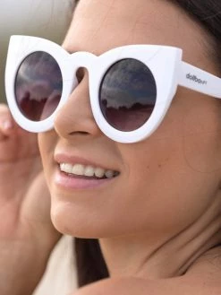 Dollboxx Tammy - White Sunglasses -Dollboxx Import Shop Tammy White Sunglasses Sunglasses dollboxx 20 cdef0804 f33f 42a5 ab44 5a55e1ee9588