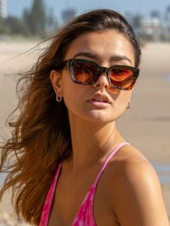 Dollboxx Teddy - Black Tort Sunglasses -Dollboxx Import Shop Teddy Black Tort Sunglasses Sunglasses dollboxx 7 b54d4c04 f2c6 4ac0 a2b9 5d9c4cb0e110