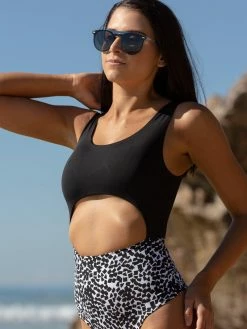 Dollboxx Tori One Piece - Monochrome 35 Dollboxx Tori One Piece - Monochrome -Dollboxx Import Shop Tori One Piece Monochrome Swimwear dollboxx 11 3d108fb9 d98a 4fb5 9c6e 228d780edd5a