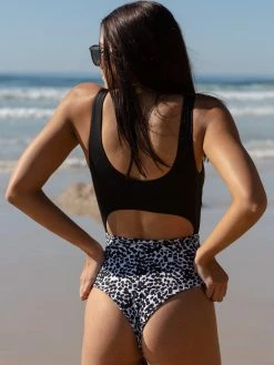 Dollboxx Tori One Piece - Monochrome 41 Dollboxx Tori One Piece - Monochrome -Dollboxx Import Shop Tori One Piece Monochrome Swimwear dollboxx 17 08c35ddb 5b50 415b b610 871c386885d9