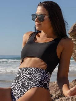 Dollboxx Tori One Piece - Monochrome 48 Dollboxx Tori One Piece - Monochrome -Dollboxx Import Shop Tori One Piece Monochrome Swimwear dollboxx 24 623fb8a0 0180 48d8 bb89 39b54f281130