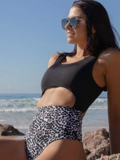 Dollboxx Tori One Piece - Monochrome 49 Dollboxx Tori One Piece - Monochrome -Dollboxx Import Shop Tori One Piece Monochrome Swimwear dollboxx 25 eb7fbc58 a049 477c bdae 41f37270c134